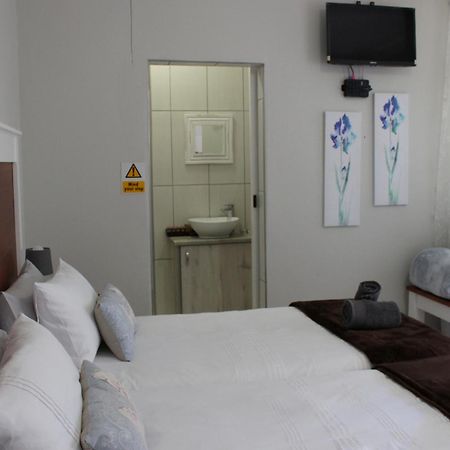 Tranquility Self Catering Hotel Lüderitz Exterior foto