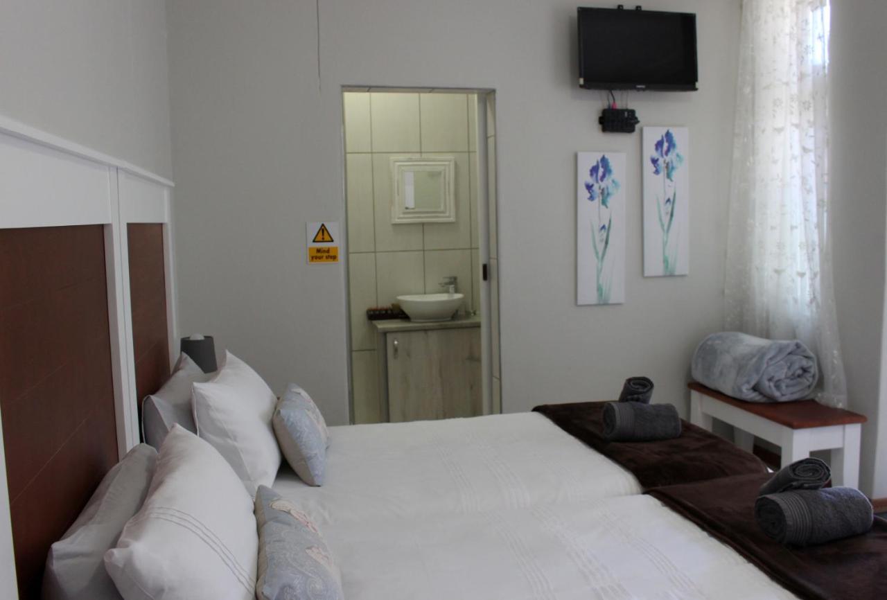 Tranquility Self Catering Hotel Lüderitz Exterior foto