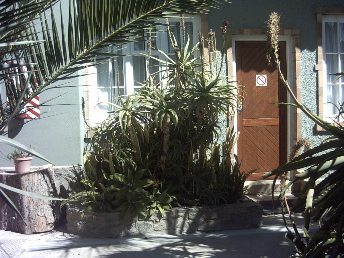 Tranquility Self Catering Hotel Lüderitz Exterior foto