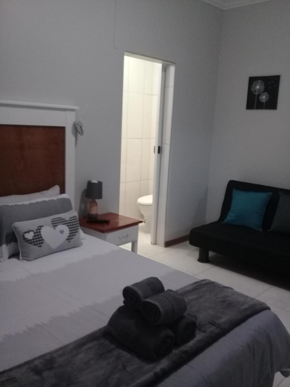 Tranquility Self Catering Hotel Lüderitz Exterior foto