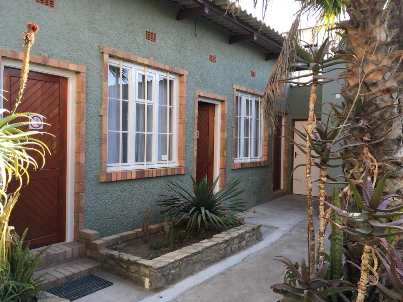 Tranquility Self Catering Hotel Lüderitz Exterior foto