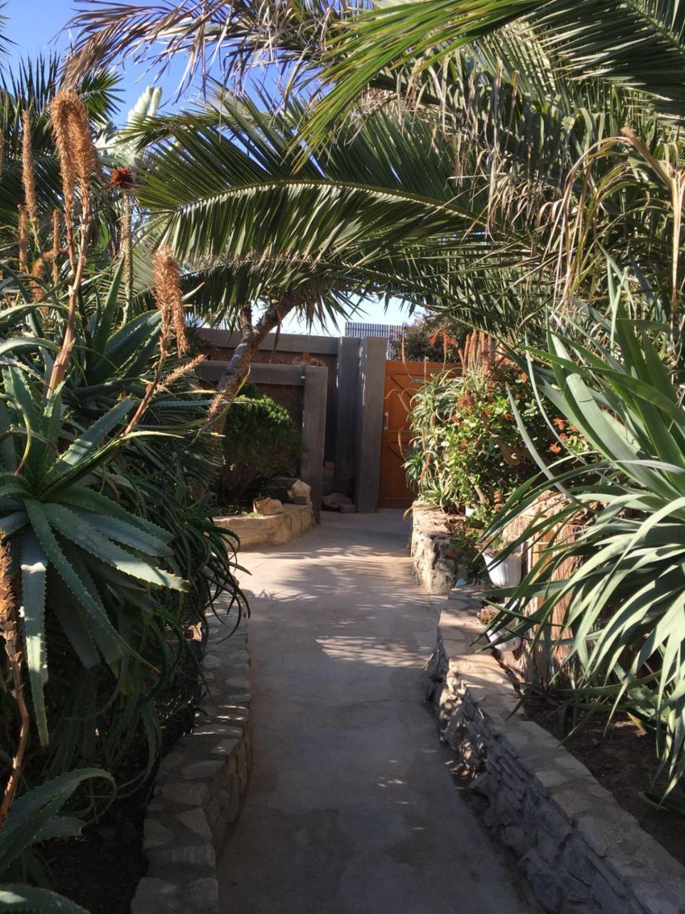 Tranquility Self Catering Hotel Lüderitz Exterior foto
