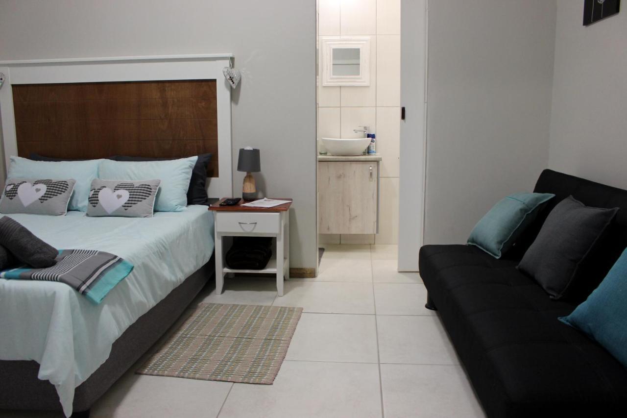 Tranquility Self Catering Hotel Lüderitz Exterior foto