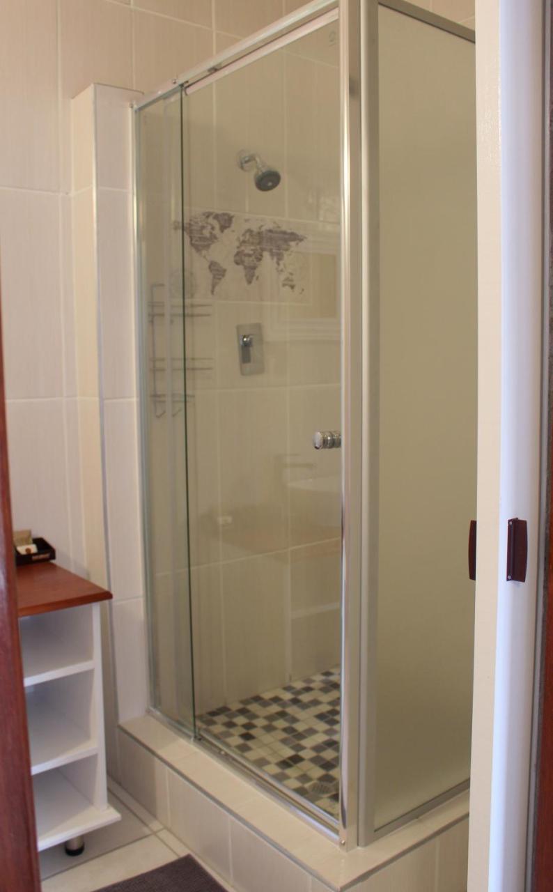 Tranquility Self Catering Hotel Lüderitz Exterior foto